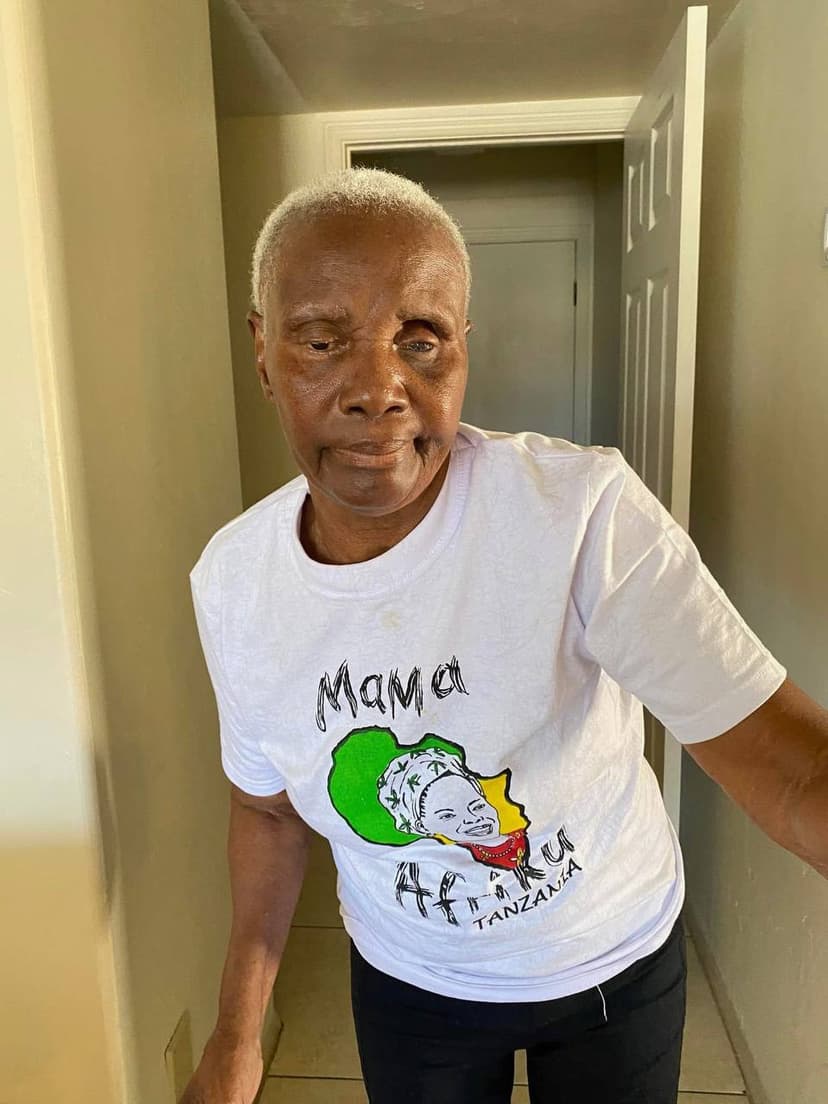 Mami in a 'Mama Africa Tanzania' t-shirt